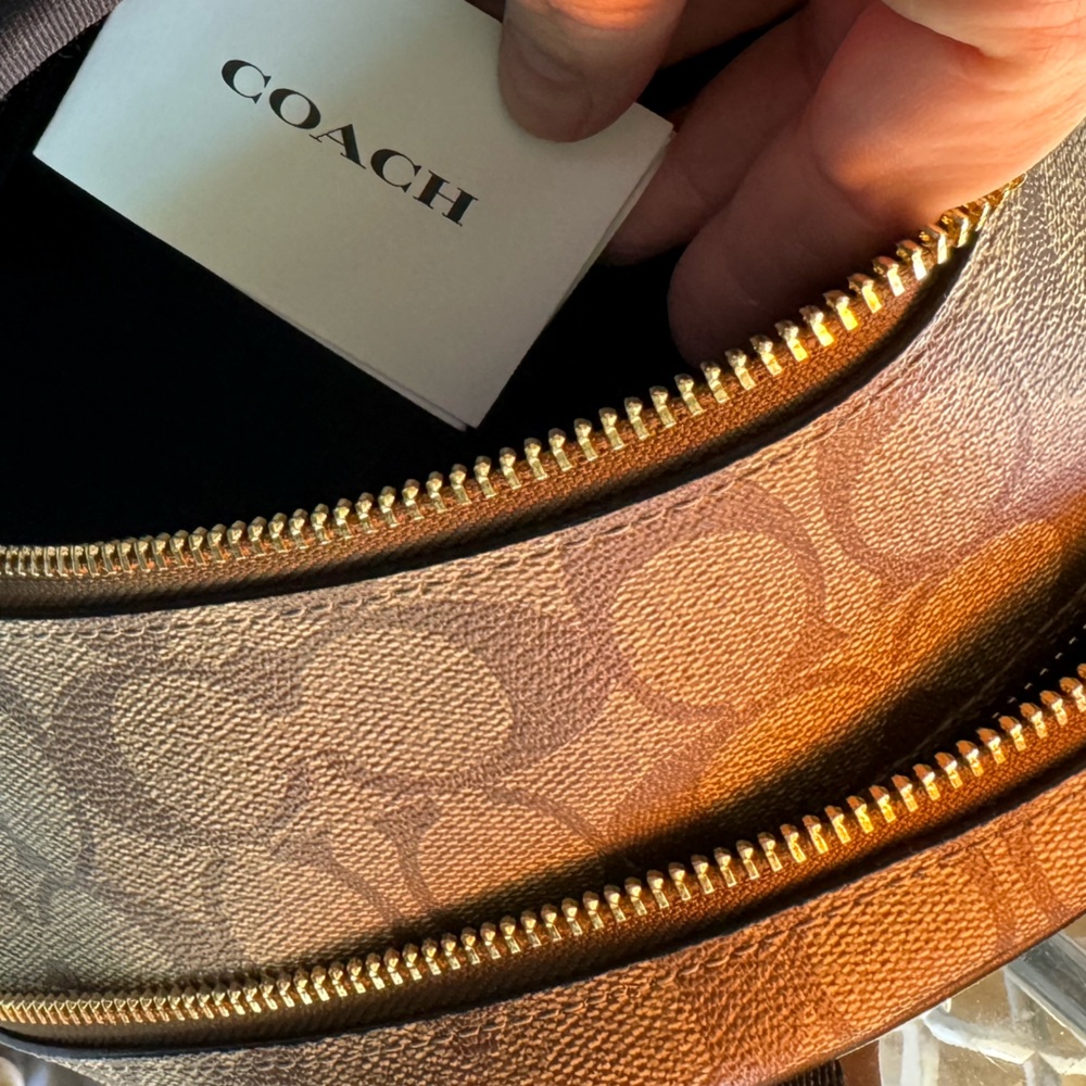Coach Signature Canvas Backpack - Excellent condition - Picture 6 of 7